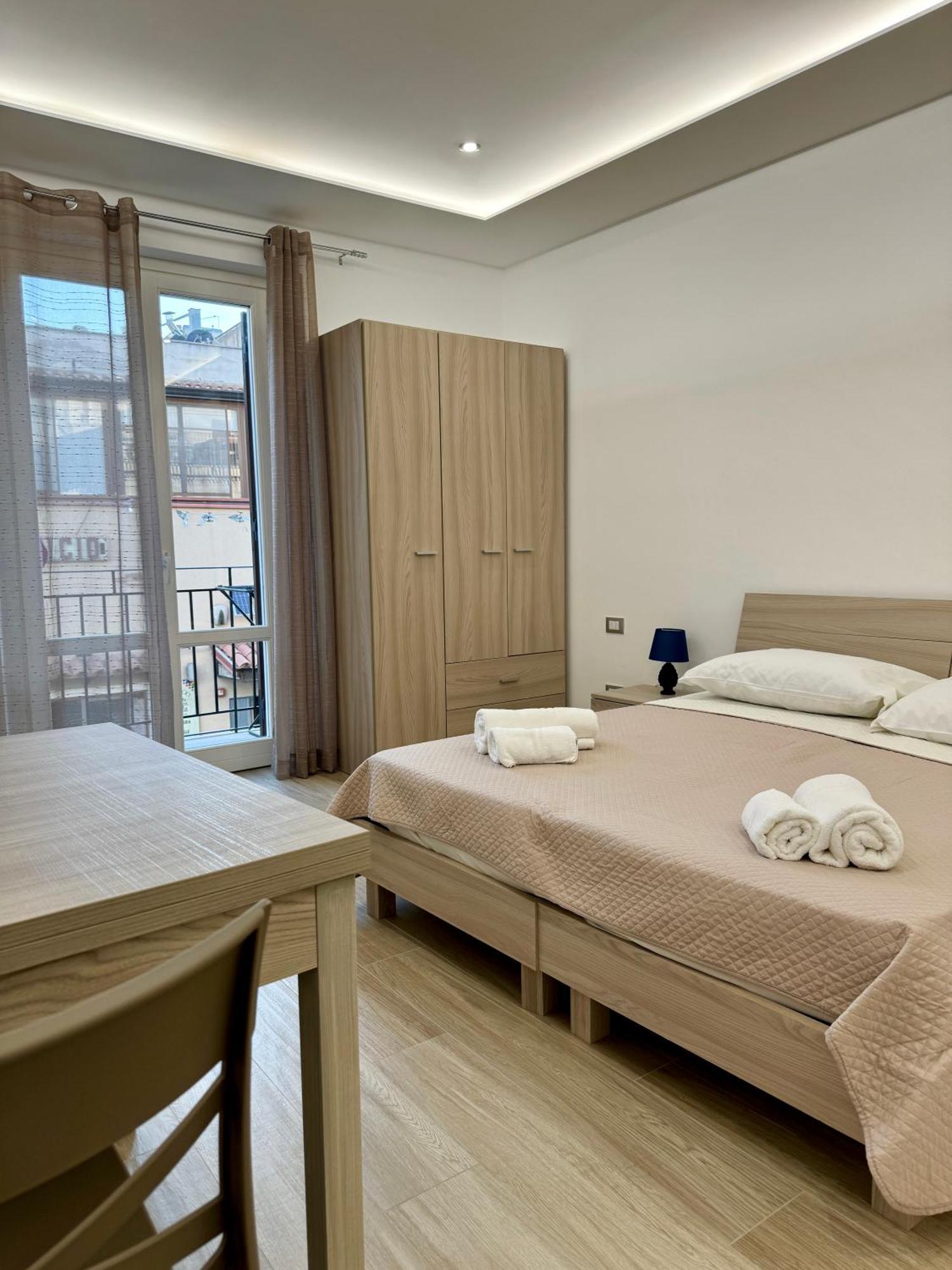 Terrasini Center Apartments Exteriér fotografie